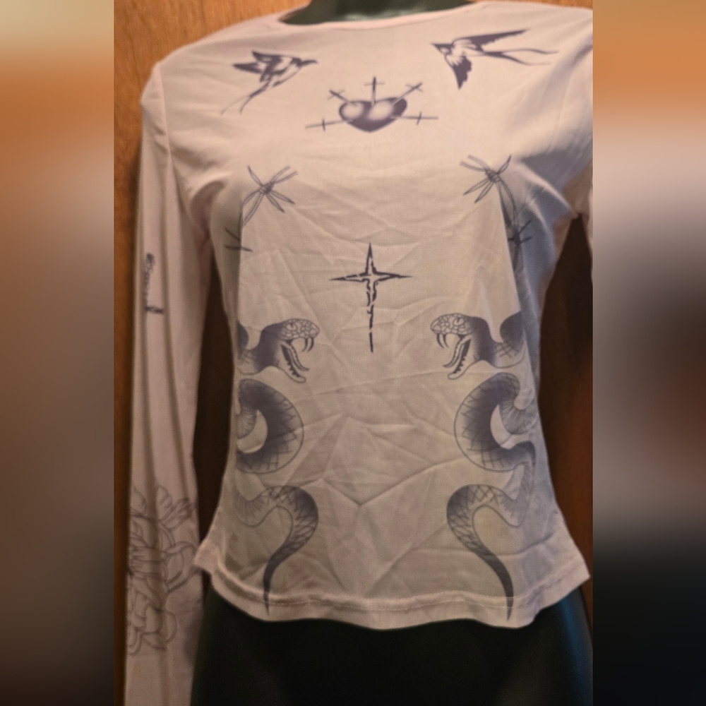 Hot Topic sheer blush Long Sleeve tattoo Top szL - Picture 4 of 7